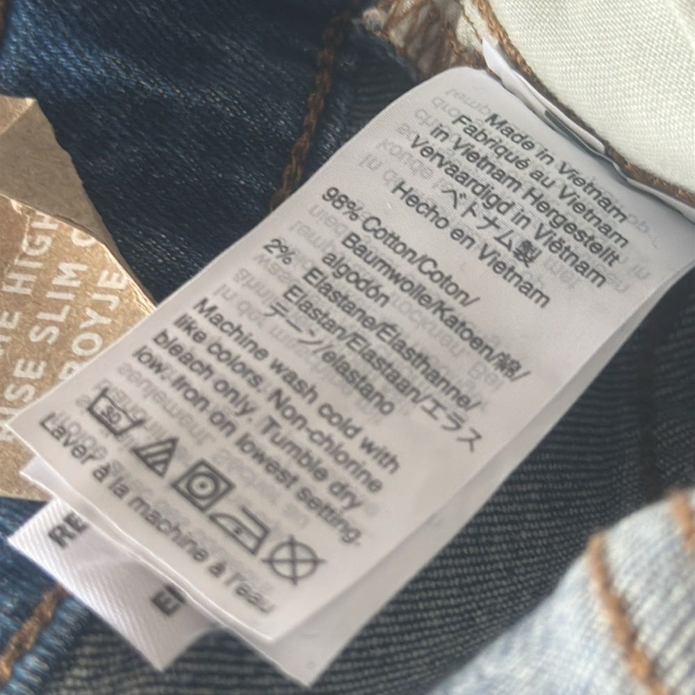 Madewell “The High-Rise Slim Crop Boyjean in
Barksdale Wash”! - Picture 11 of 12